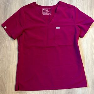 Figs Magenta Catarina One Pocket Top